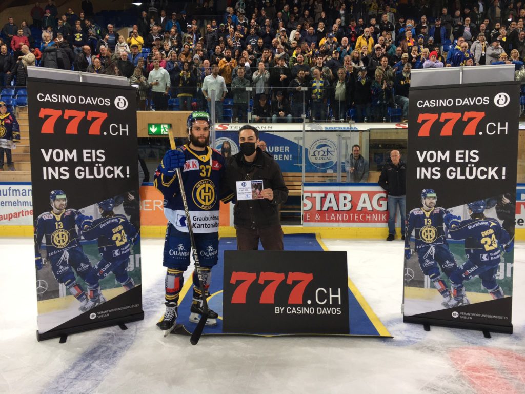 Julian Schmutz ist Gambler of the Game beim 6. Heimspiel des HCD am 08.10.2021