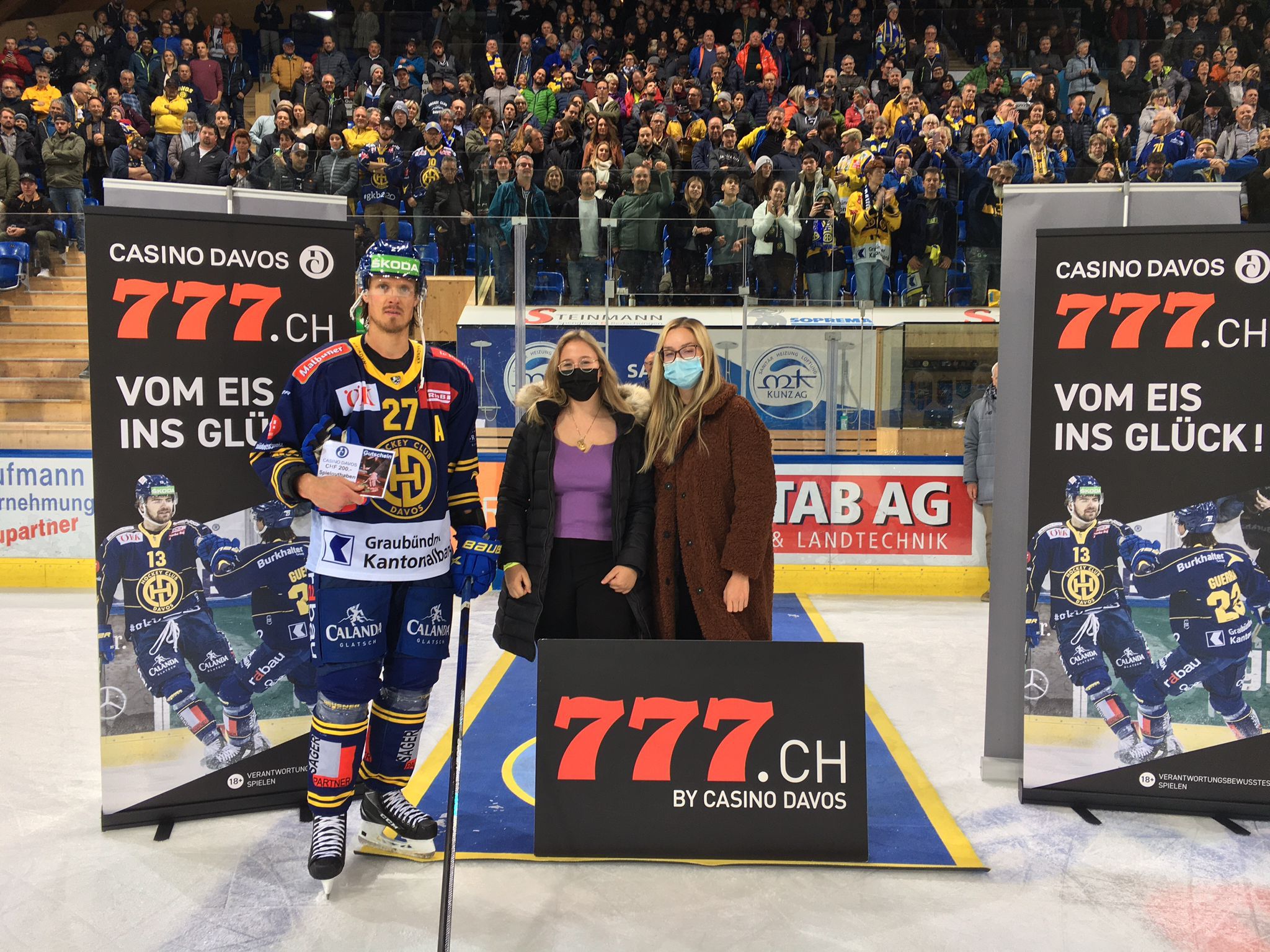 Magnus Nygren als Gambler of the Game beim 8. Heimspiel des HCD am 30.10.2021 gekürt